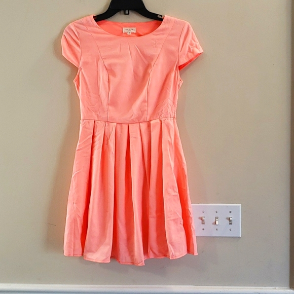 Tea & Cup mini dress - Picture 2 of 9